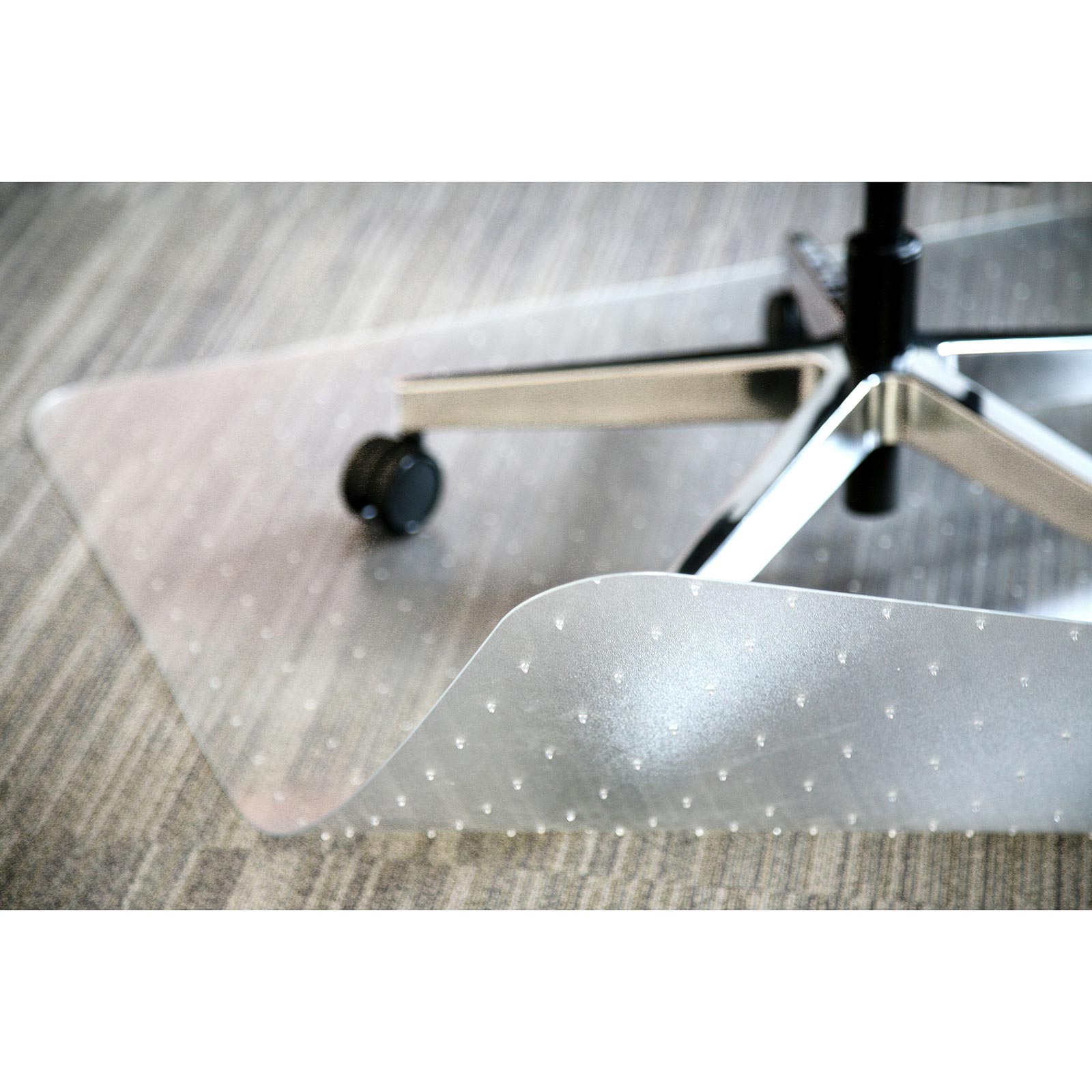 Bodenschutzmatte - transparent - mit Noppen - 90x120 cm | Online bei